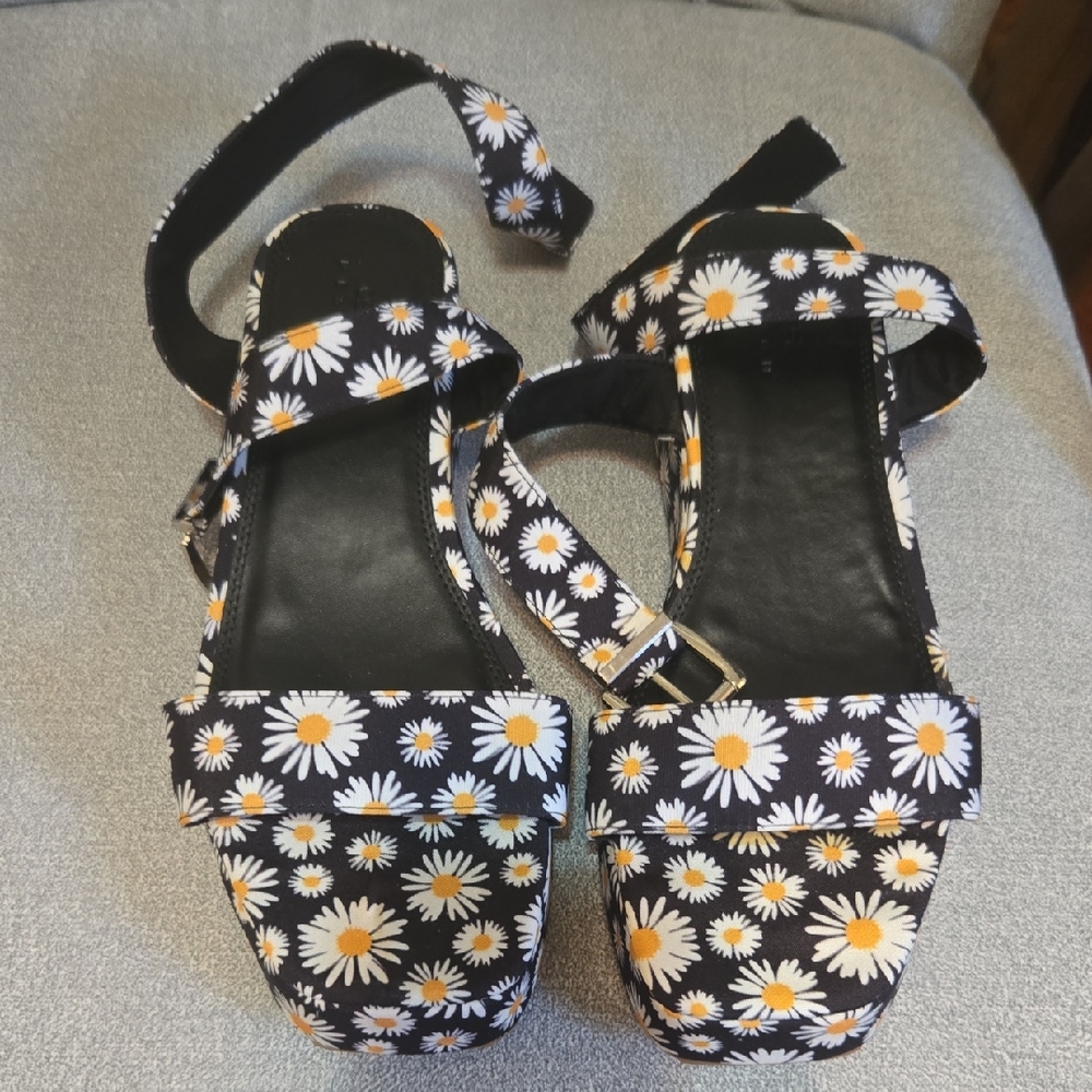Asos Size 10 US Size 8 UK Floral Black Sandals